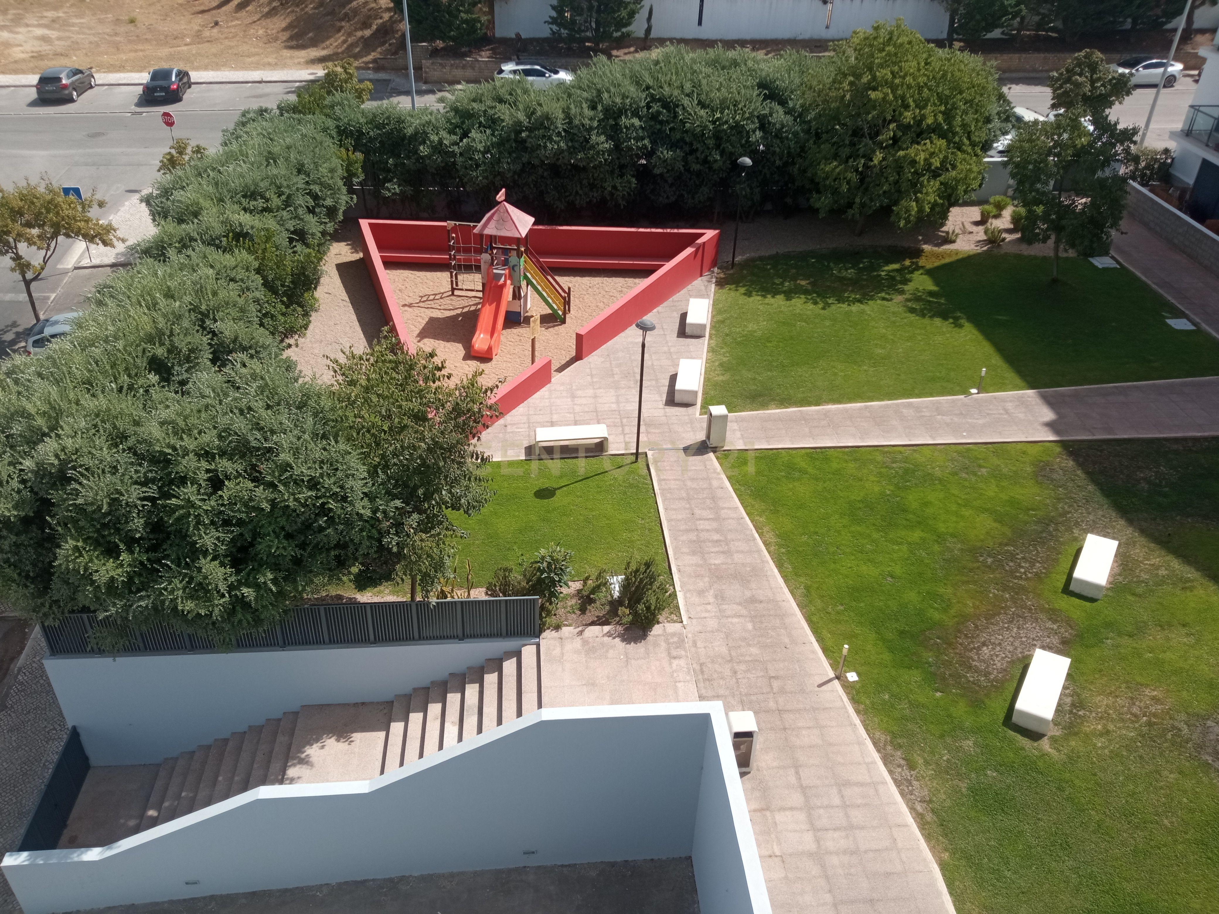 Fotografia 3 de Apartamento T2 em Condomínio fechado para arrendamento