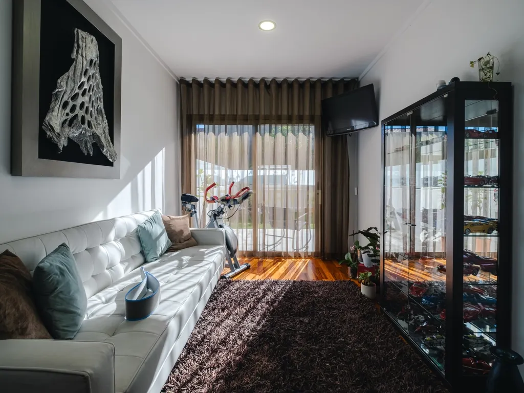 Moradia T4 com 255 m², Suíte Generosa, Jardim e Garagem para 3+ Viaturas | Astromil, Paredes - Image 41