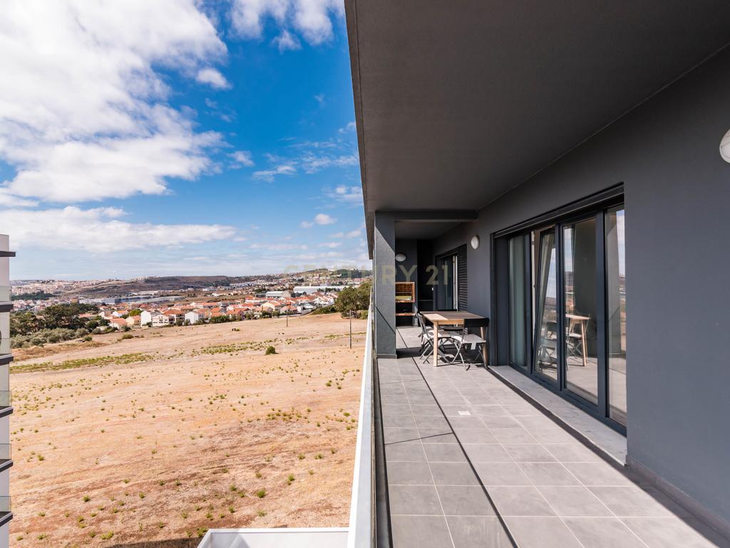Luxuoso Apartamento T3 em Odivelas com Vista Panorâmica - Image 15