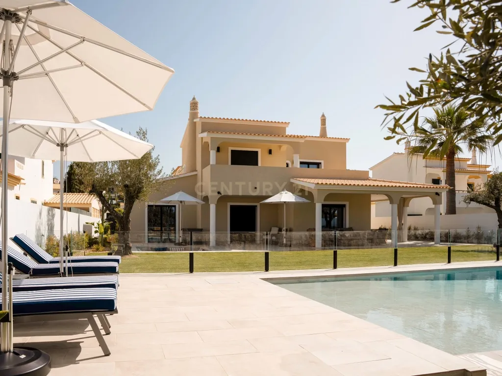CASA DE LUXO NA PRAIA DA GALÉ · ALGARVE , onde o luxo encontra o mar. - Image 32