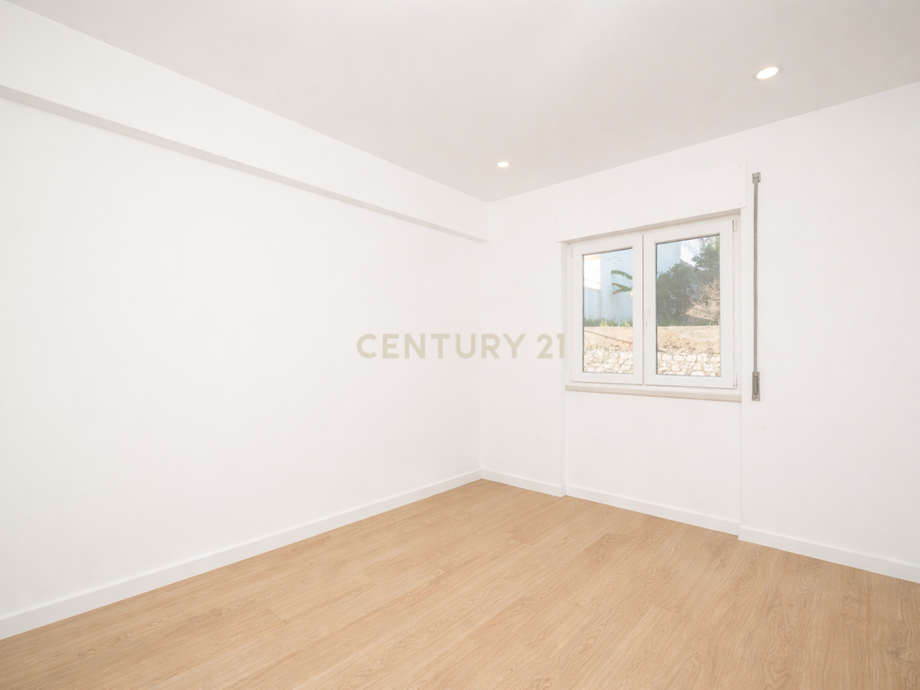 APARTAMENTO T3, TOTALMENTE REMODELADO, PARA VENDA NO CENTRO DE SETÚBAL - Image 15