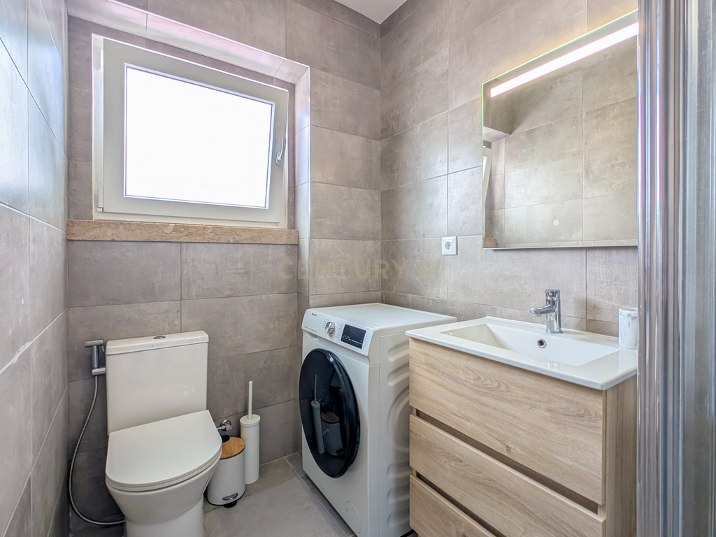 Apartamento de 3+1 assoalhadas totalmente renovado. - 2 Varandas - Image 22