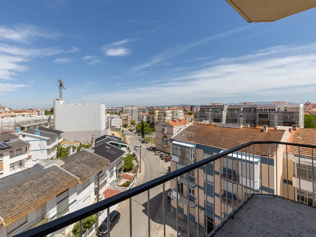 Apartamento T3 para arrendamento - 5 piso c/elevador - Amora - Image 25