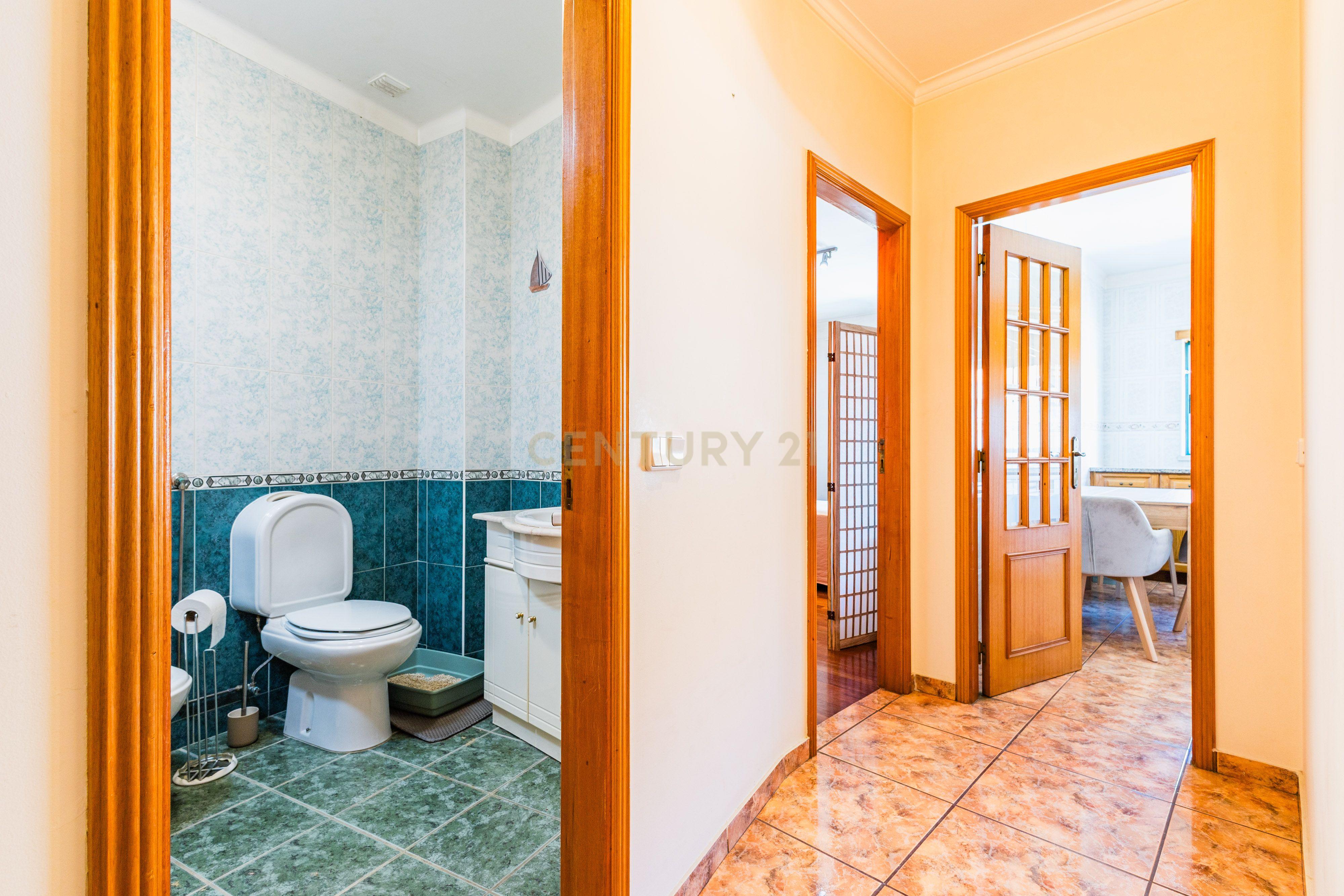 Fotografia 12 de T2 com 110 m² | Espaço a Sério, Varanda e Garagem