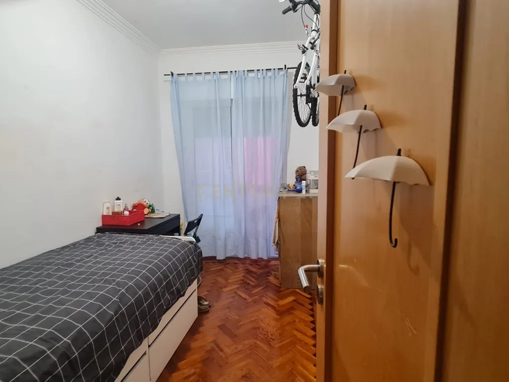 Apartamento T3 com 82m² na Amadora – Excelente Estado e Localização Privilegiada - Image 12