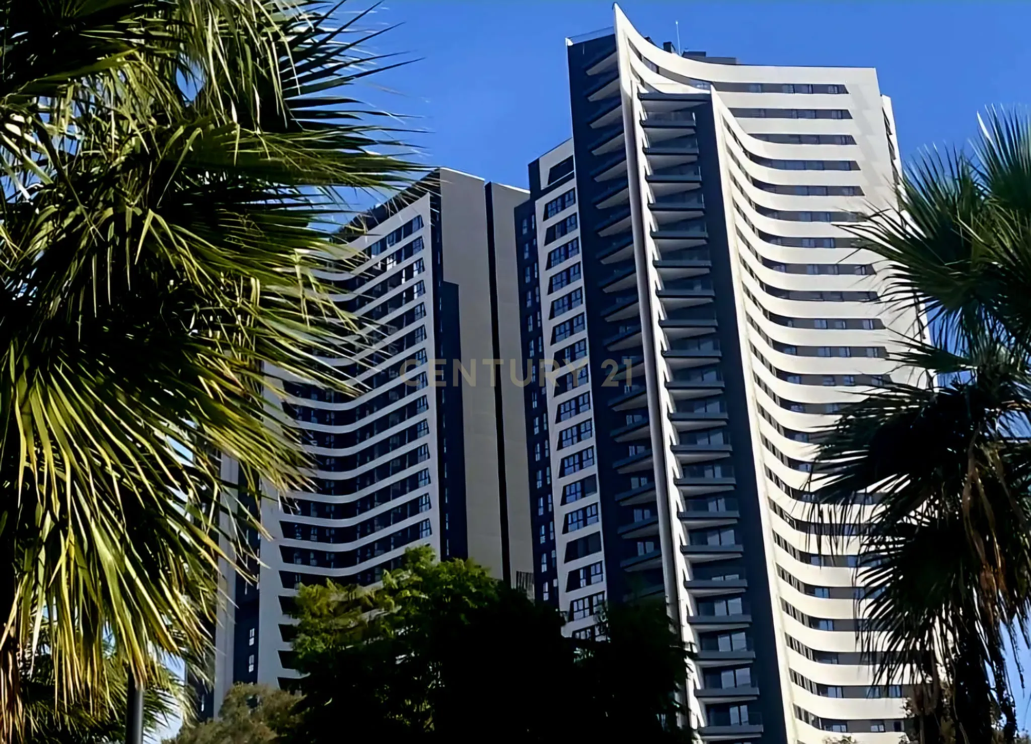 Apartamento Novo em Málaga com 3 Quartos e Despesas Incluídas - Image 18