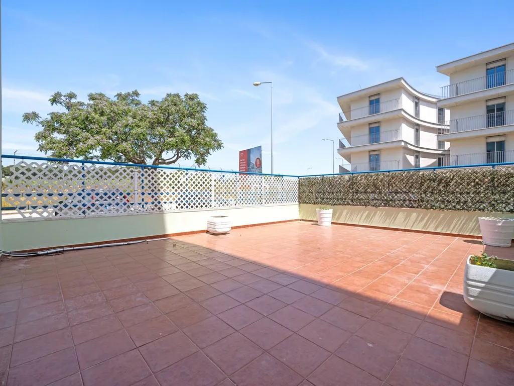 Apartamento T2 Renovado com Terraço de 48 m² e Box para 2 Carros em Carcavelos – a 8 minutos da praia - Image 22