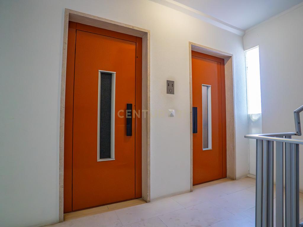 Apartamento T3 Totalmente Renovado | Centro de Caldas da Rainha - Image 4