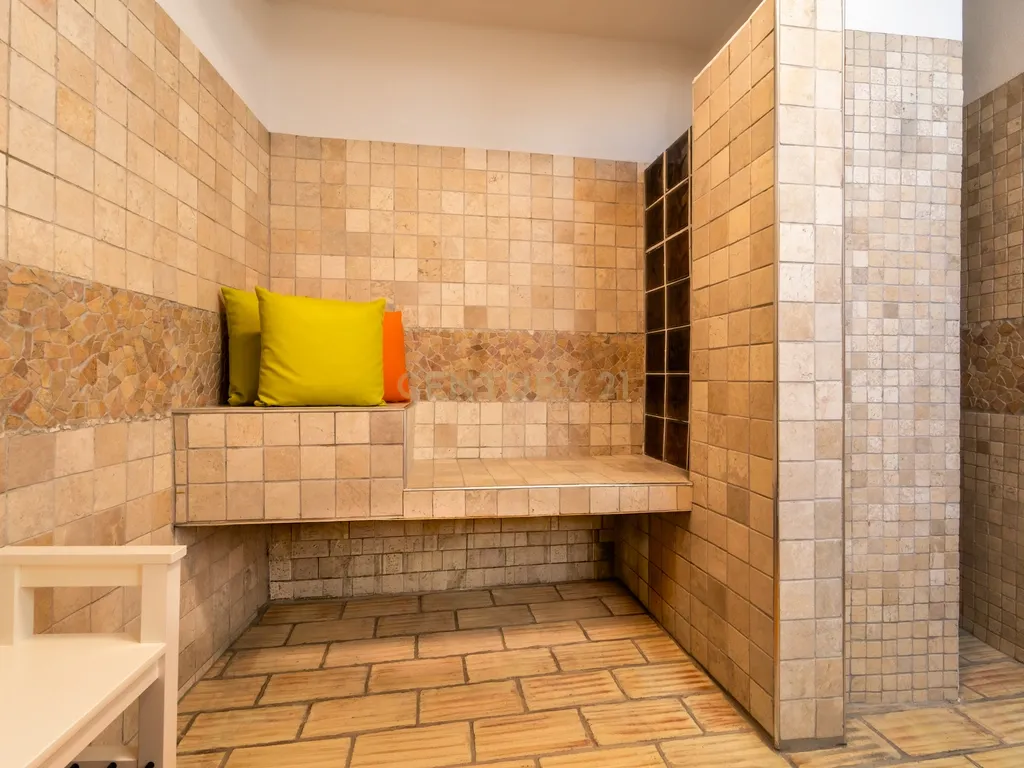 Propriedade com três habitações, piscina aquecida e sauna, num terreno de 10.000 m² - Image 105