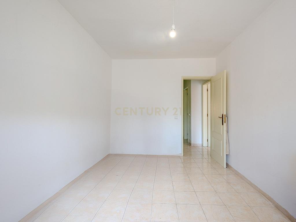 Apartamento T3 com Garagem no Centro de Tunes - Image 11