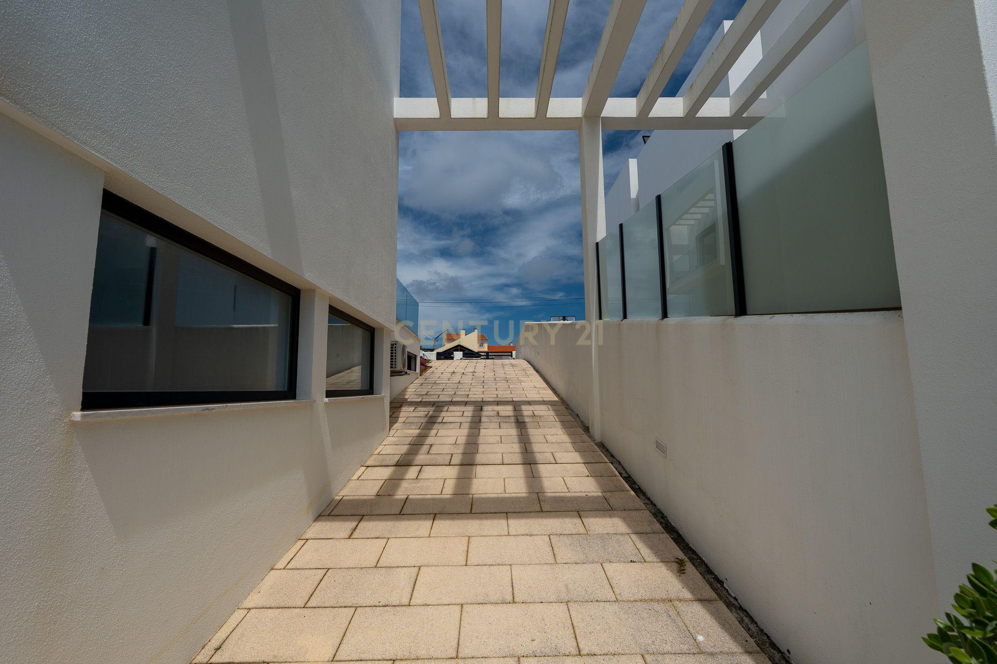 Oportunidade Única em Ribamar – Vista Mar, Qualidade e Localização de Excelência - Image 50