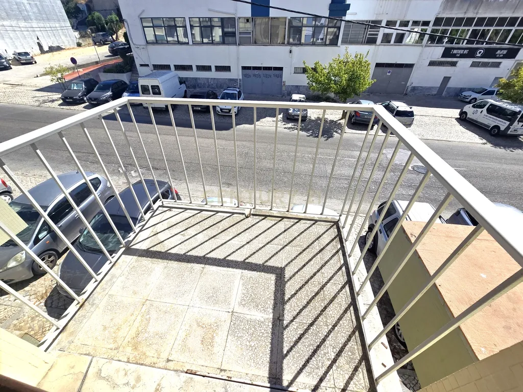 Apartamento T3 com varandas e arrecadação - Image 24