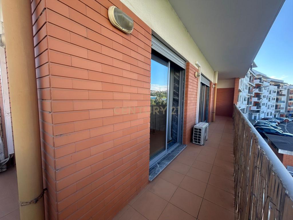 Excelente apartamento T3 - Com Parqueamento - MOBILADO - Image 3