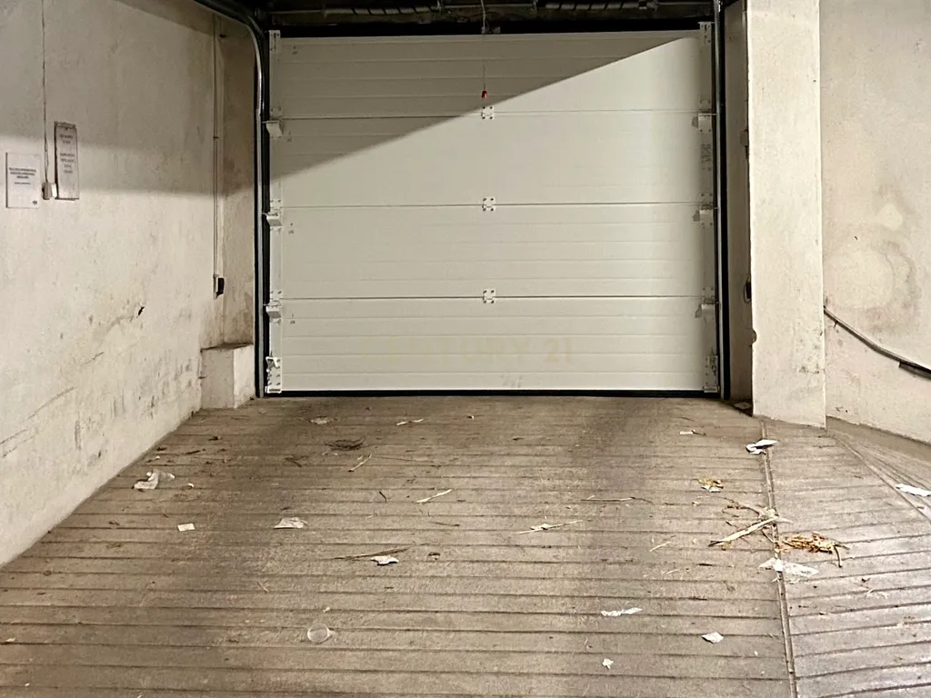 T1 Renovado com Garagem em Campo de Ourique - Image 14
