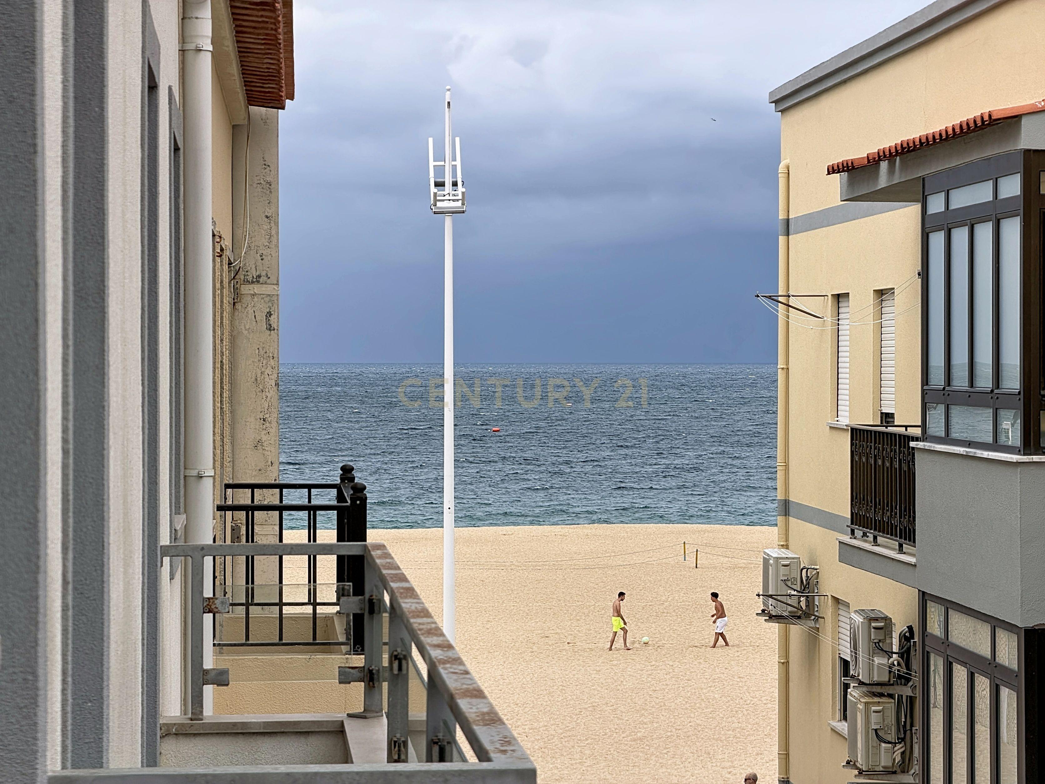 Fotografia 6 de Apartamento T2 no Centro Histórico da Nazaré com Vista Mar
