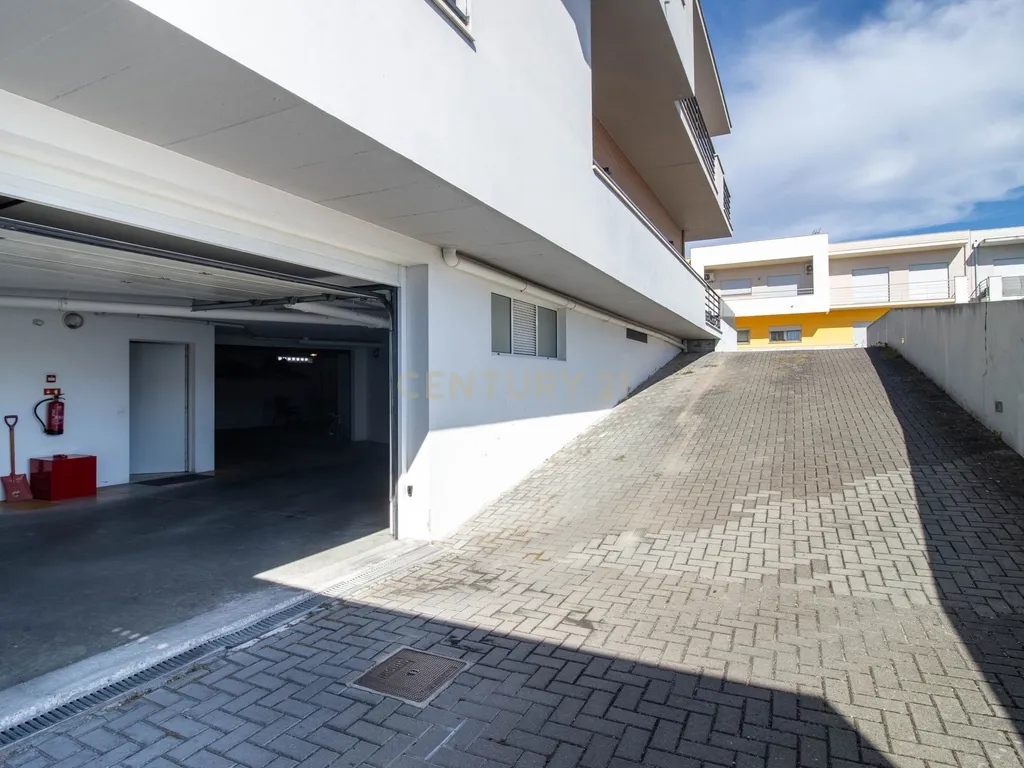 T3 com Terraço de 63 m² e Garagem de 70 m² | Comeira, Marinha Grande - Image 29