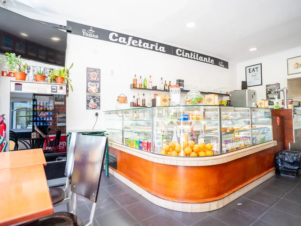 Loja Comercial para Investimento | Estrela | Lisboa - Image 1