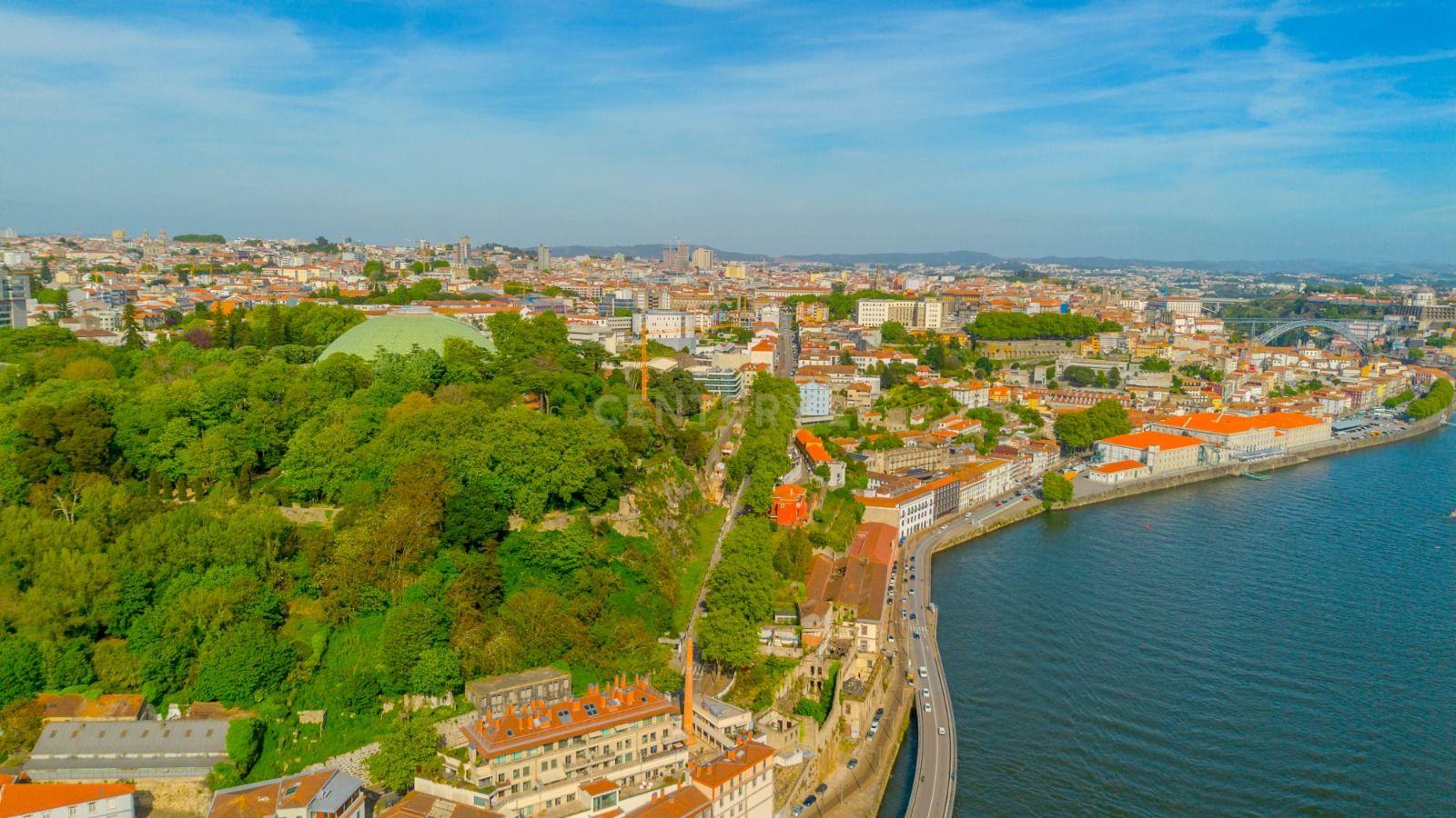 Fotografia 5 de Edifício com espectacular vista sobre o Douro, em Massarelos, Porto