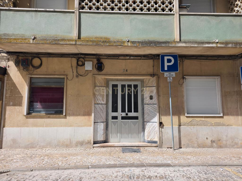 Apartamento T2 Renovado em Alcochete com Logradouro - Image 15