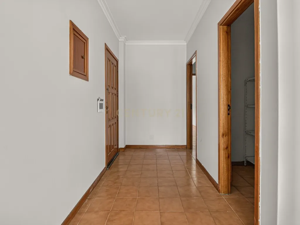 T3 com Garagem no Centro de Braga - Image 8
