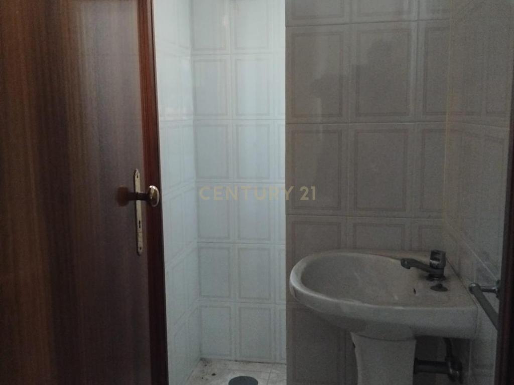 Loja em São Pedro Fins, Maia - Oportunidade Única! 85M2 3 lugares de garagem -possibilidade transformar para habitação. - Image 7