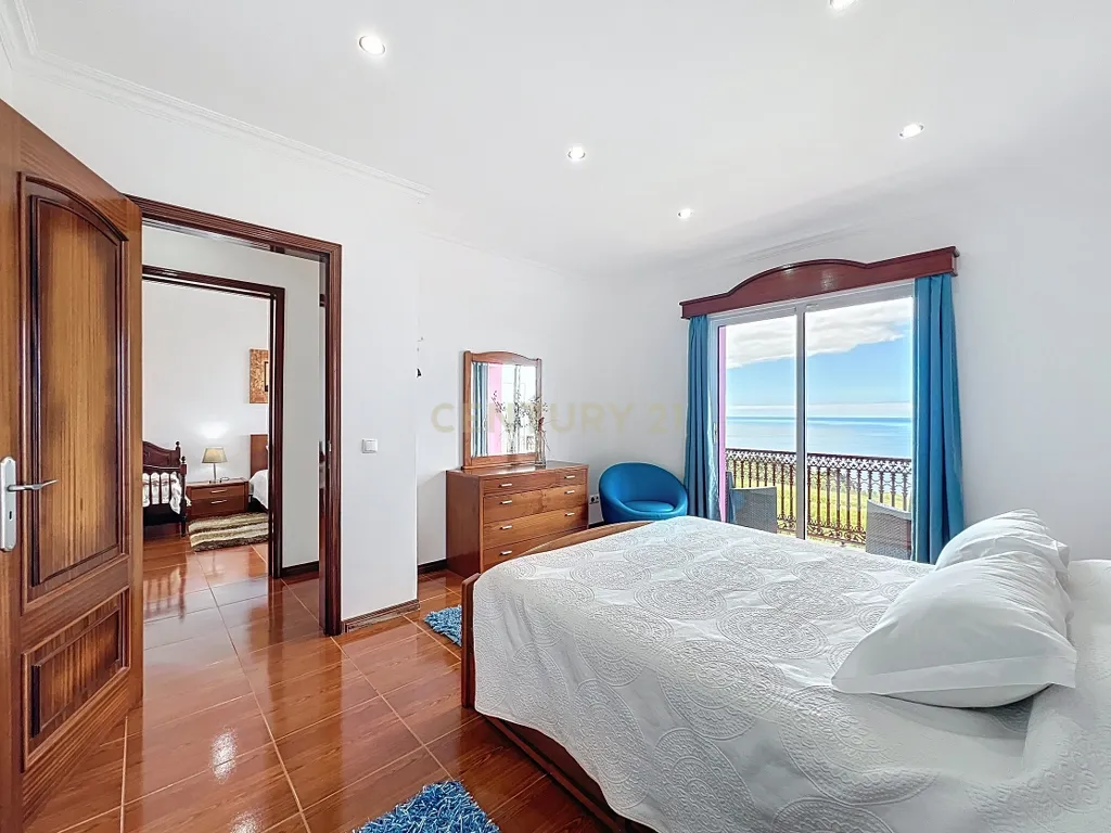 🏡 Moradia Única com Vista Mar — 3 Apartamentos | AL em Funcionamento | Feteiras, Ponta Delgada - Image 45