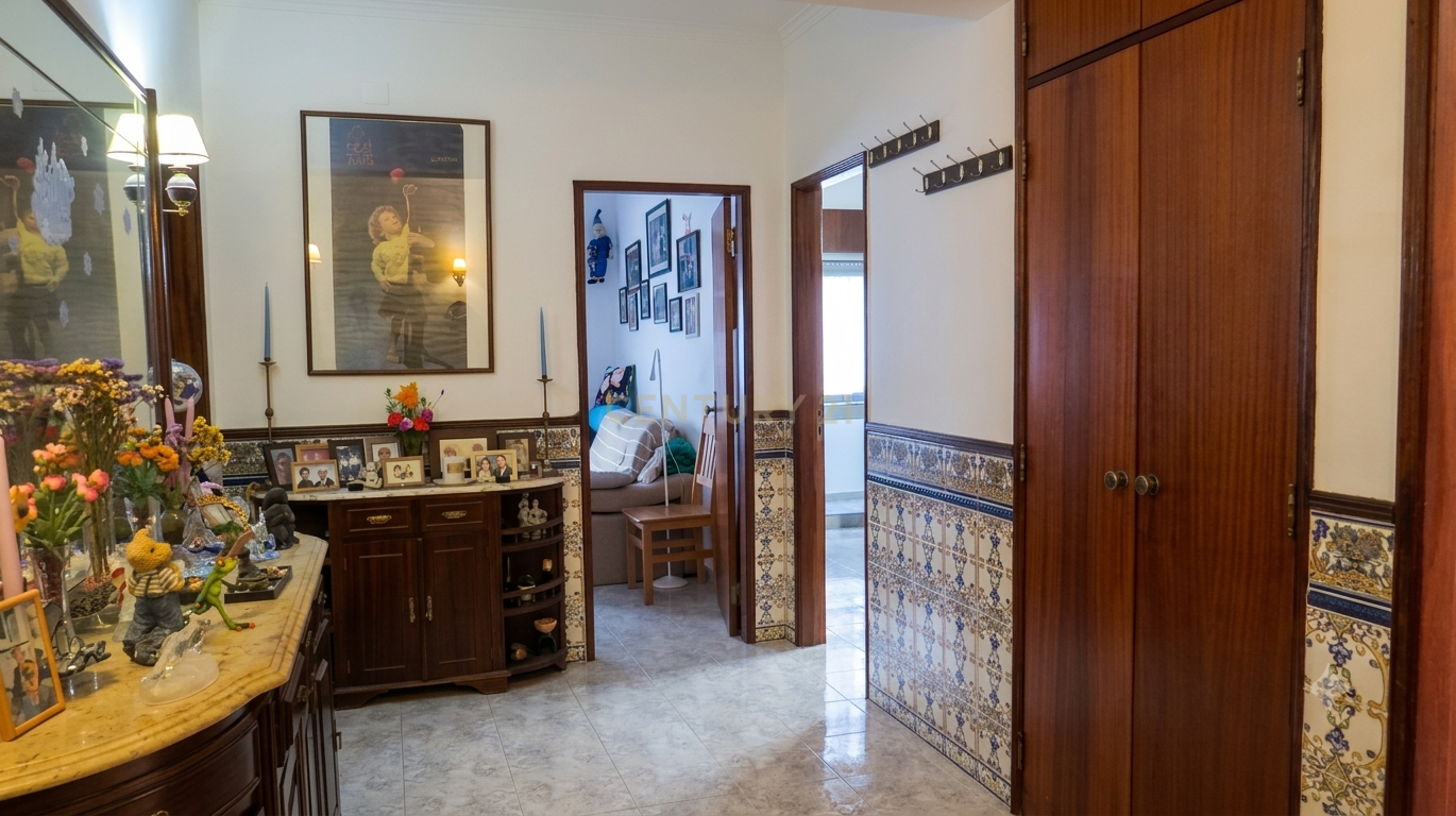Fotografia 5 de Apartamento de 5 quartos, com terraço e boa localização - Alverca do Ribatejo - ideal para famílias e investidores