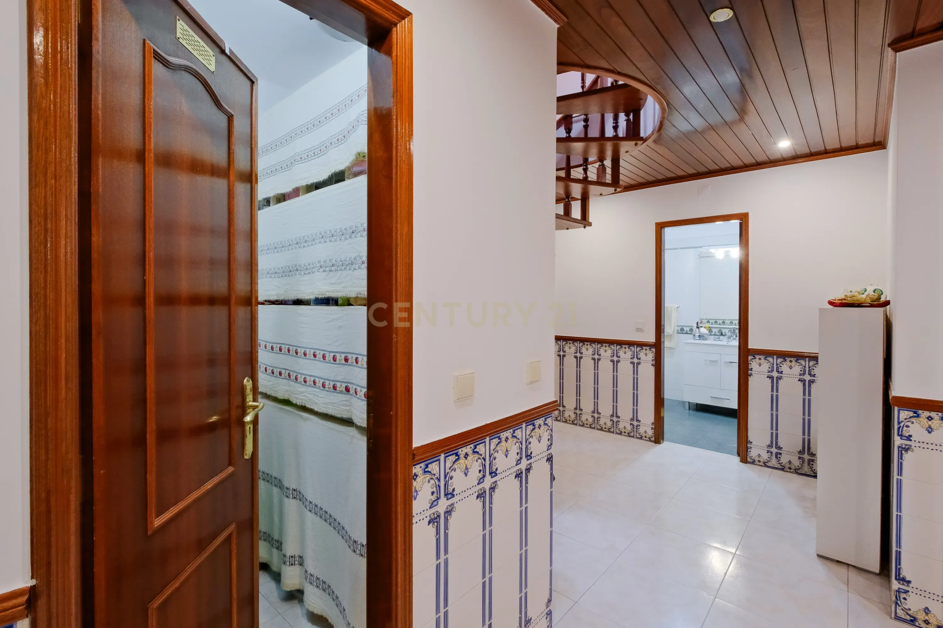 Duplex em Lisboa, Sintra: Espaço e Conforto com Vista Serra Sintra - Image 6