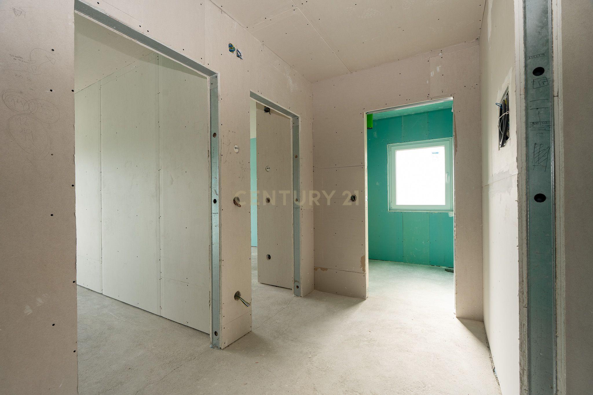 Moradia T3 de Arquitetura Moderna na Ericeira - Image 25