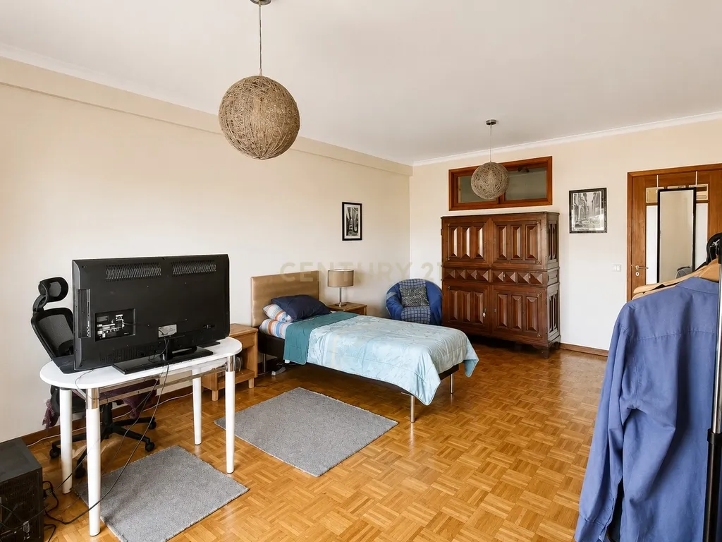Apartamento T2+1 com Garagem, Varandas em Canidelo Vila Nova de Gaia - Image 7