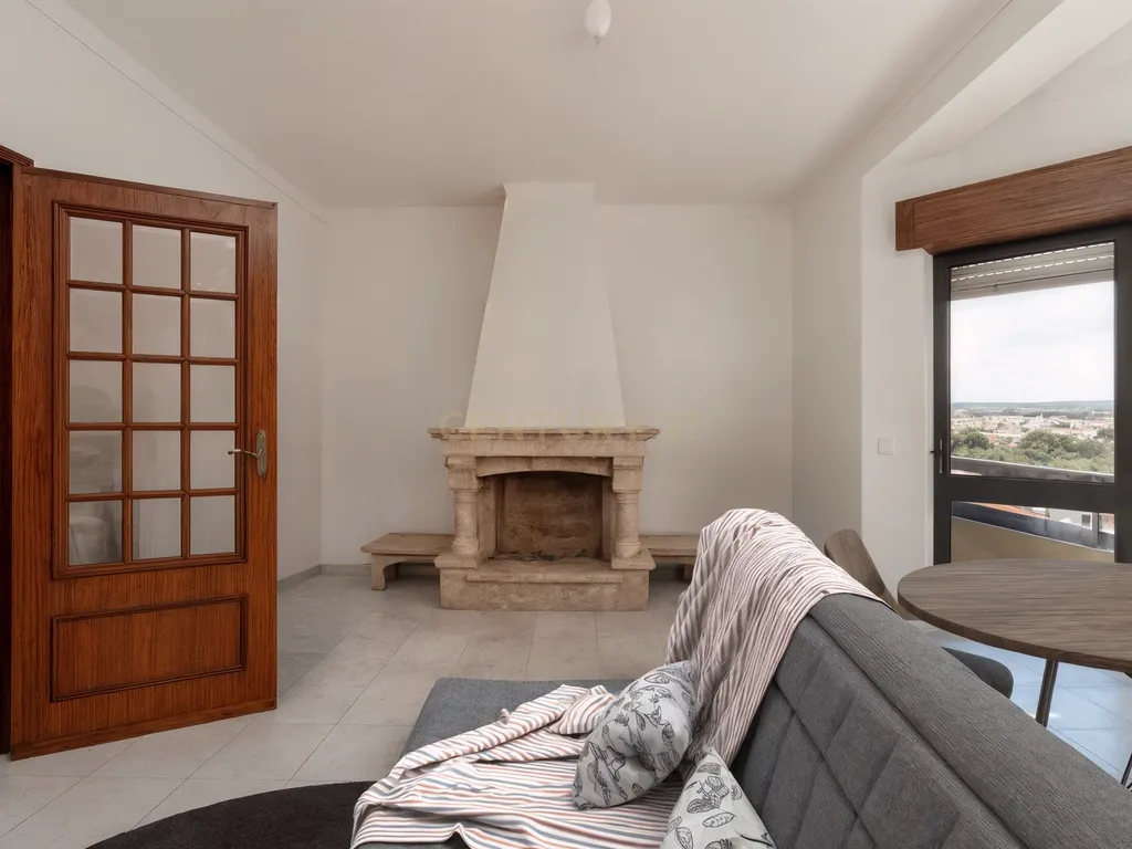 Apartamento T3 com garagem e arrecadação em Abrantes - Image 9