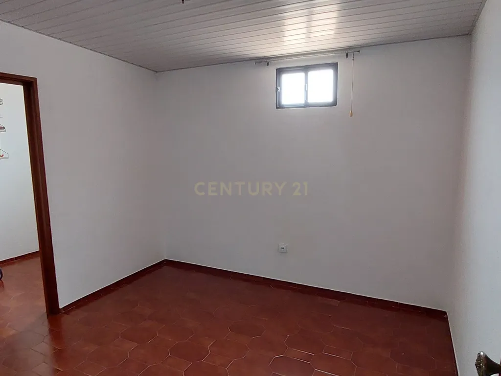 Moradia T3 com Pátio em Portalegre - Oportunidade Única! - Image 16