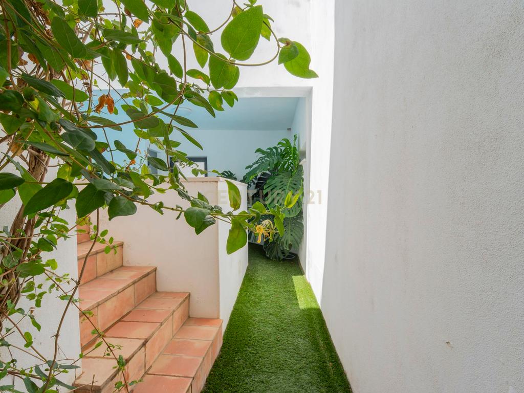 Casa Renovada T3-em Olhão na Baixa , Licença AL, Vista Panorâmica e Piscina - Image 10
