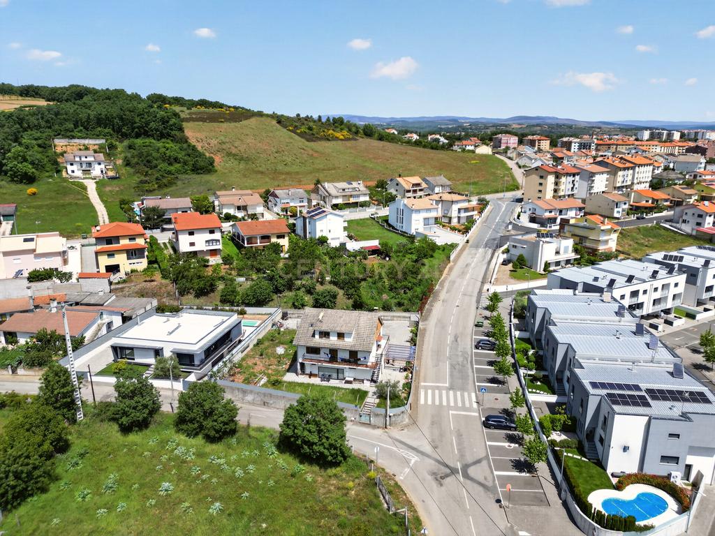 Moradia multi-familiar isolada em Bragança - Image 44