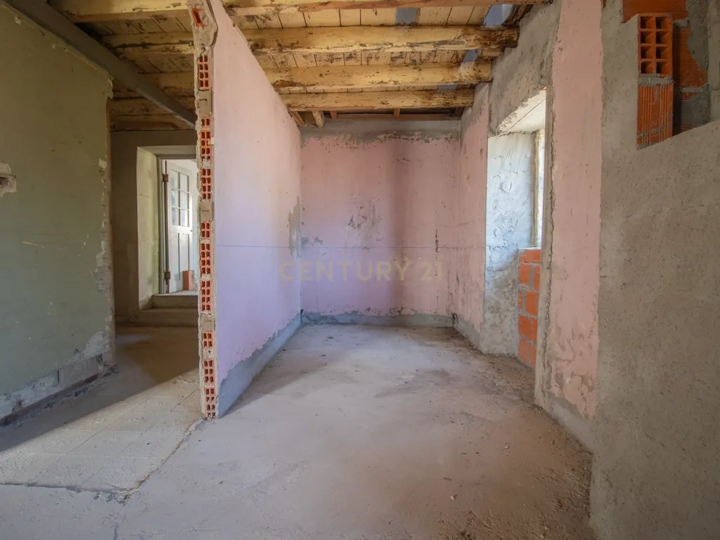 Moradia para renovar com 605 m2 de terreno em Santana, Figueira da Foz. - Image 31
