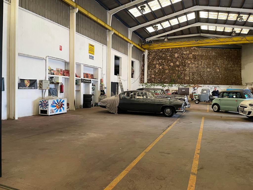 Edifício industrial para venda em Málaga - 878 m², escritórios, ponte rolante e vários acessos - Image 22