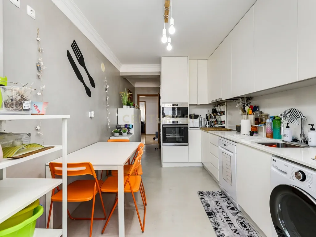 Apartamento T3 no Montijo com garagem, arrecadação e varandas - Image 8