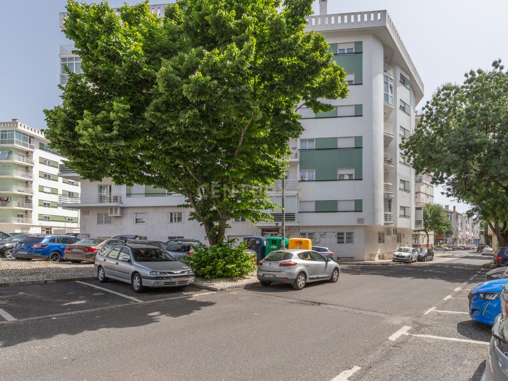 T2 Renovado na Buraca | Modernidade, Conforto e Excelente Localização - Image 27