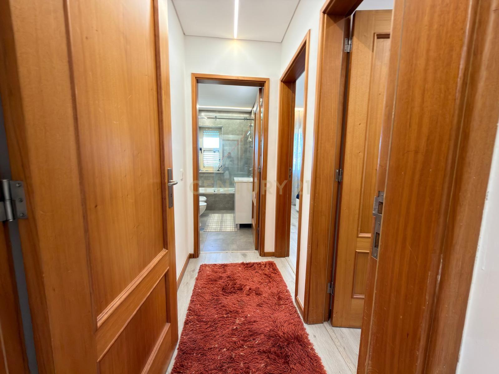 Apartamento T2 à venda em Nogueira da Regedoura, Santa Maria da Feira — foto 5