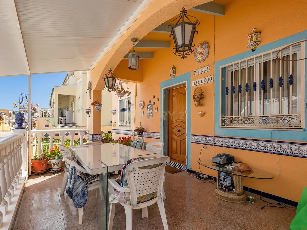 Chalet em Torrevieja, Alicante — Oportunidade de Investimento - Image 12