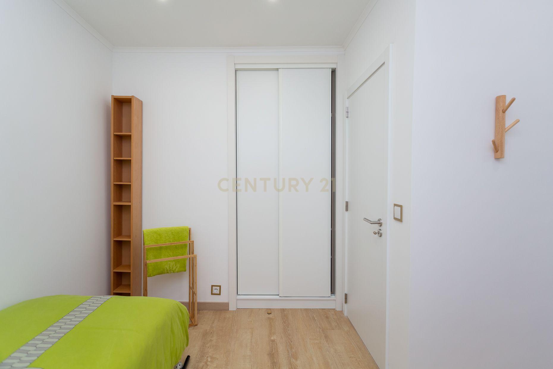 Apartamento T1+1 mobilado com Vista para o Rio em Lisboa - Image 20