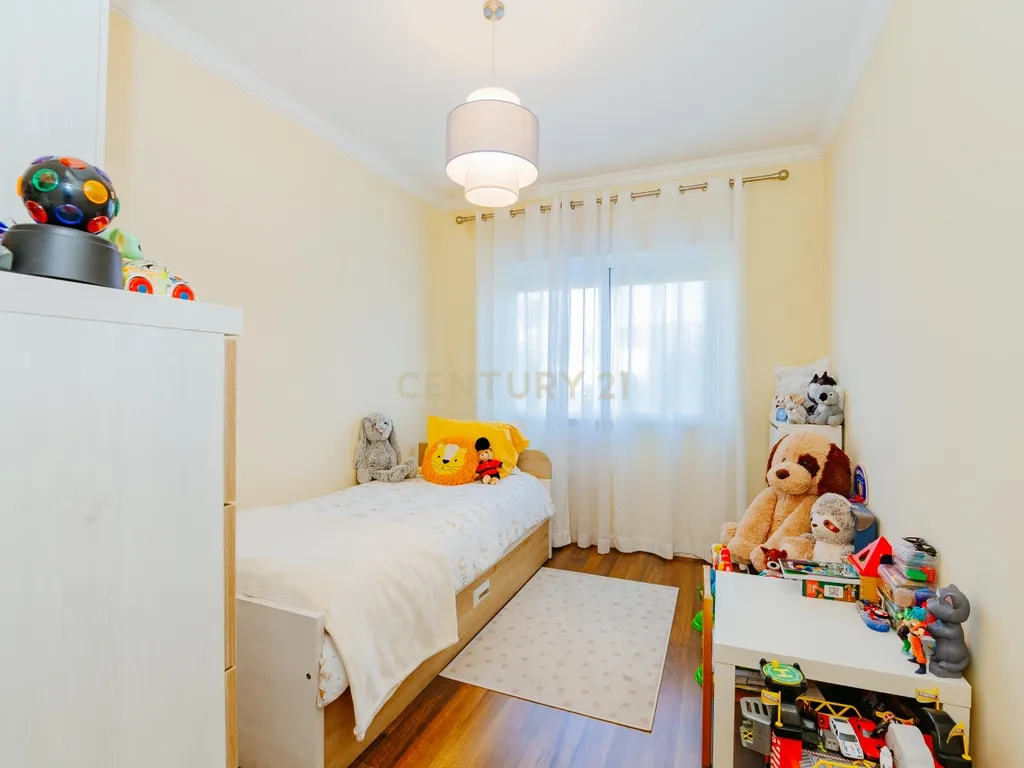 Apartamento T3 com 100,5 m² em Alfornelos com Arrecadação no piso -1 - Image 10