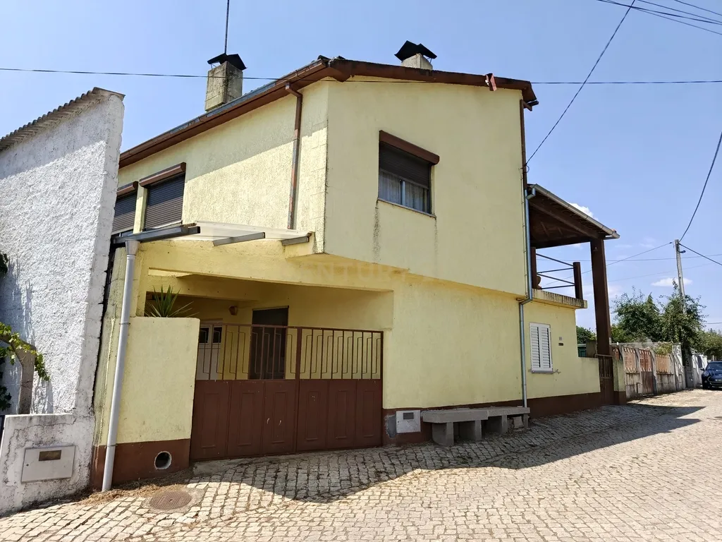 Moradia T4 com Terreno - Salsas - Bragança - Image 4