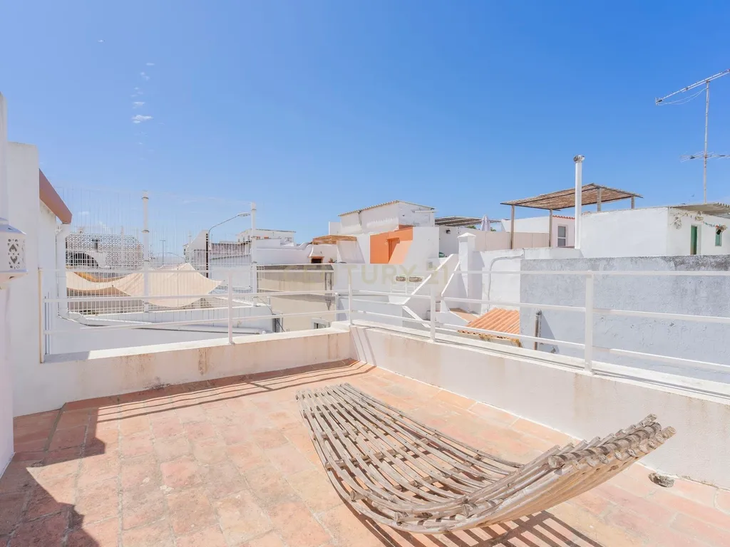 Casa Renovada T3-em Olhão na Baixa , Licença AL, Vista Panorâmica e Piscina - Image 15