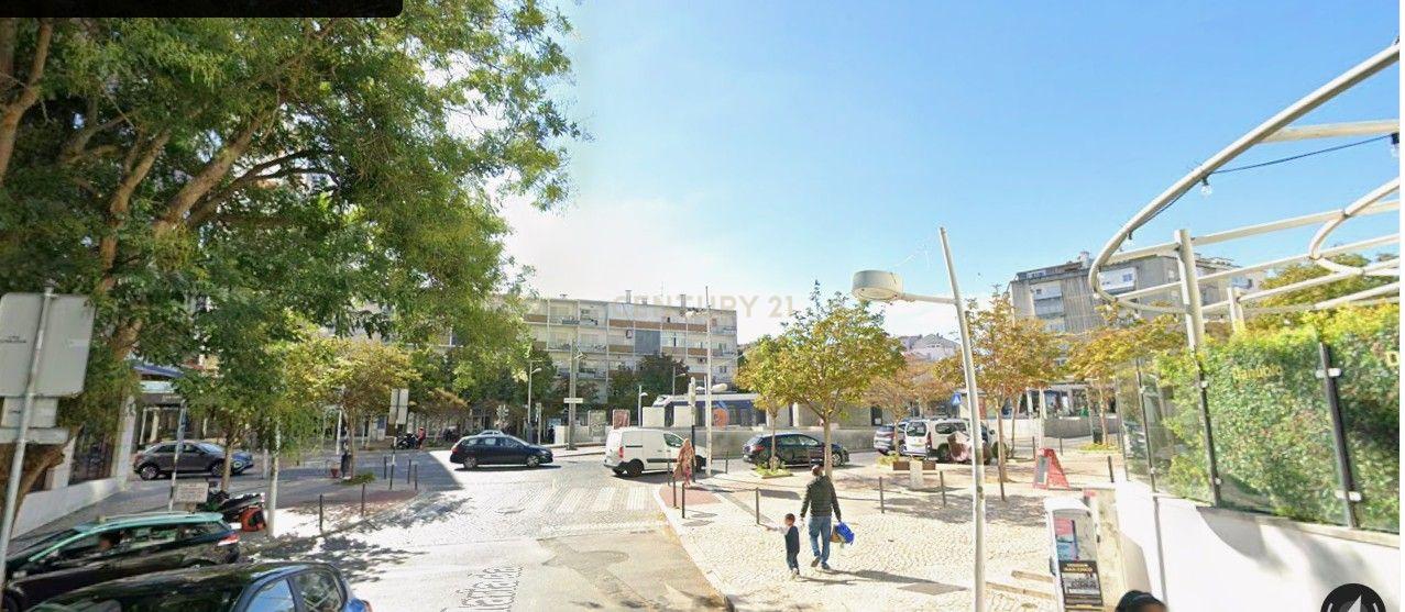 Fotografia 10 de Venda ou Arrendamento - Espaço para clínica | escritórios | convertível em Habitação - Praça Gil Vicente Almada