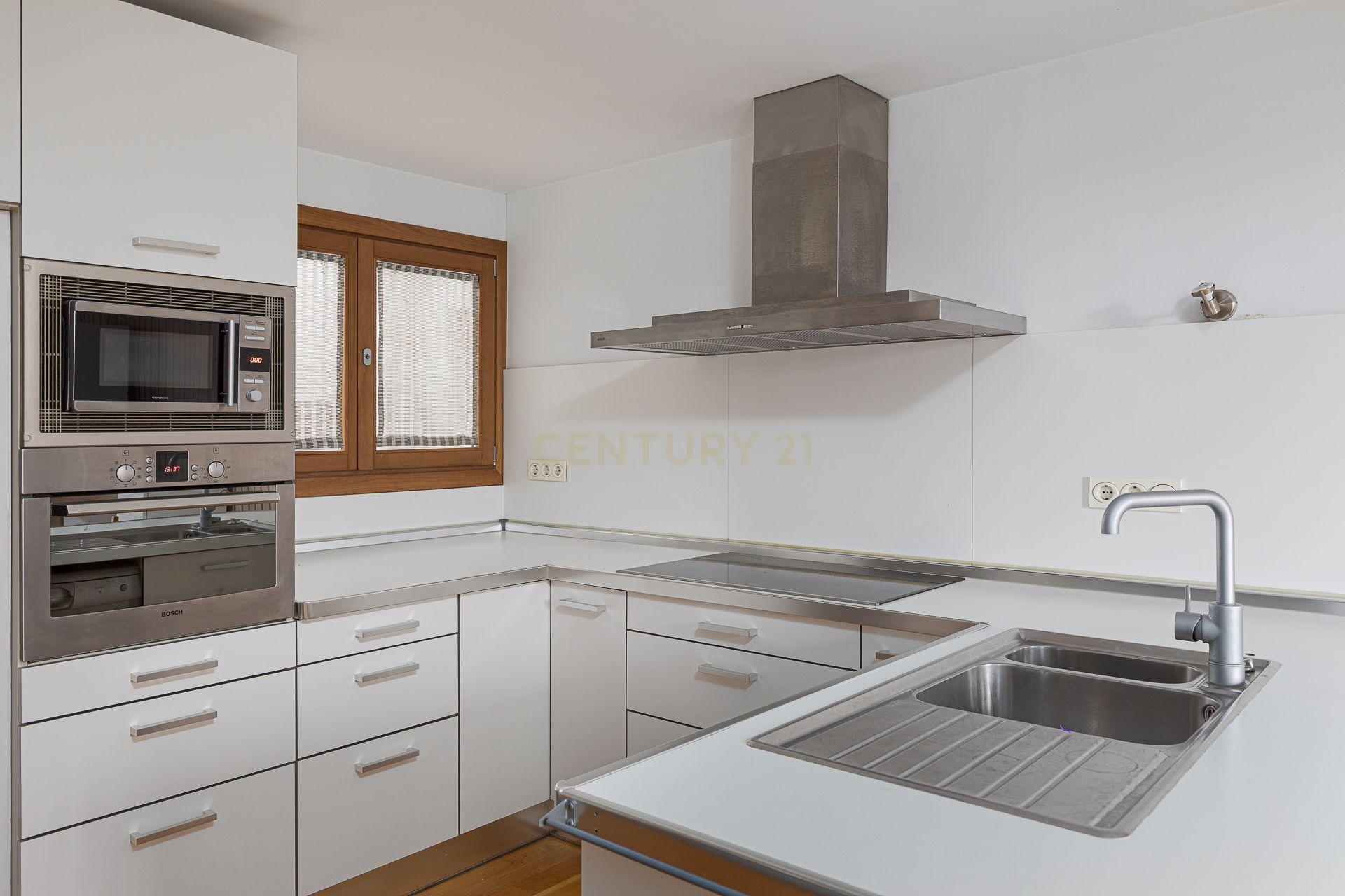 Apartamento Renovado com Vista Panorâmica em Gipuzkoa - Image 2