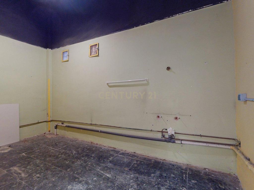 Espaçoso imóvel comercial para renovar no centro de Madrid, a apenas 10 minutos da estação de Atocha. - Image 23
