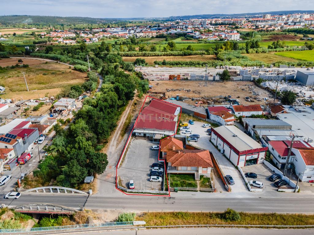 Armazém composto por 3 Edifícios e Amplo Logradouro – Ponte das Mestras, Leiria - Image 4