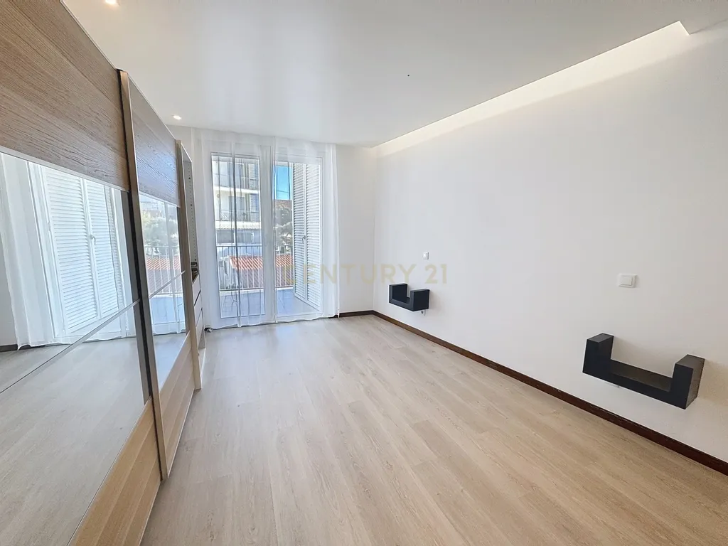 Penthouse T2 com Terraço e Piscina Privativa – Sítio da Nazaré - Image 41