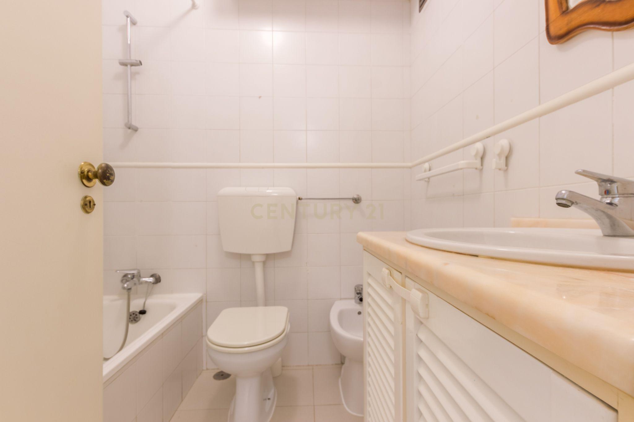 Apartamento T3 - Paço de Arcos - Image 20